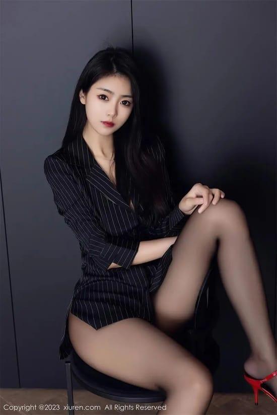 [Xiuren秀人网] 可乐VickyNO.6677 期[77+1P／657MB]2023.05.05