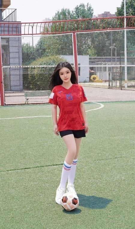 [Xiuren秀人网] 小薯条nienieNO.8733 期[87+1P/939MB]2024.06.20