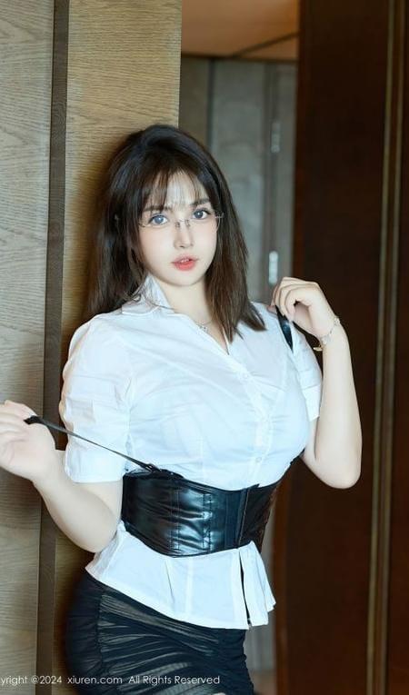 [Xiuren秀人网] 养乐多DollNO.9104 期[51+1P/525MB]2024.09.03