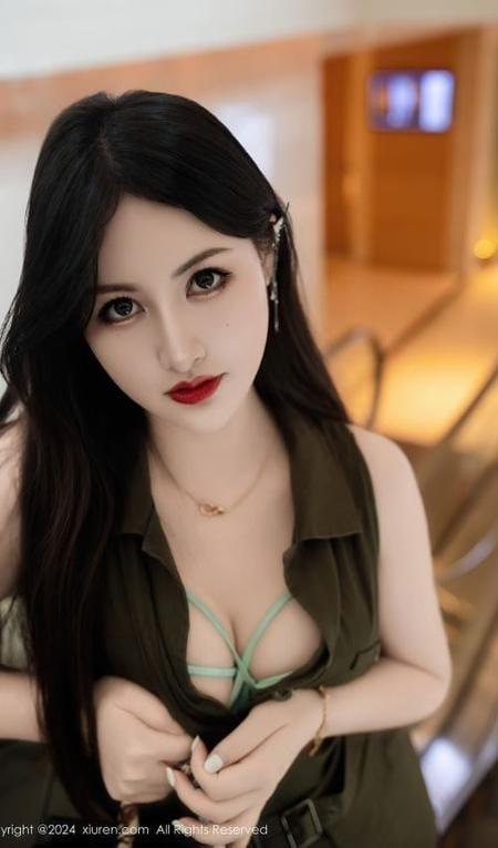 [Xiuren秀人网] 诗诗kikiNO.8940 期[72+1P/671MB]2024.07.30