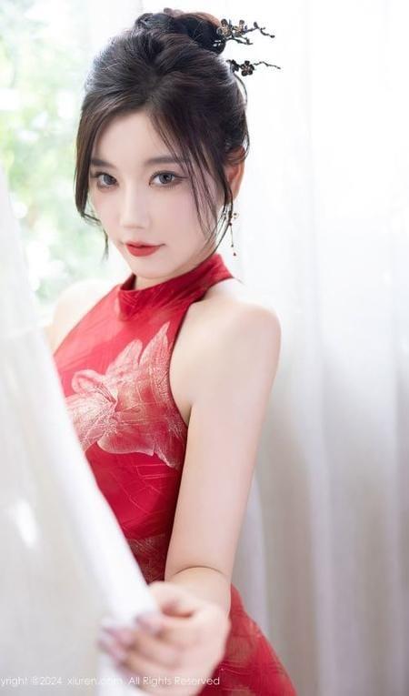 [Xiuren秀人网] 杨晨晨YomeNO.8996 期[81+1P/707MB]2024.08.09