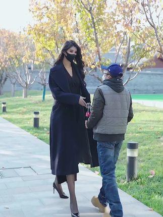 高挑美模葛征微密圈作品照片曝光，引发粉丝狂热关注