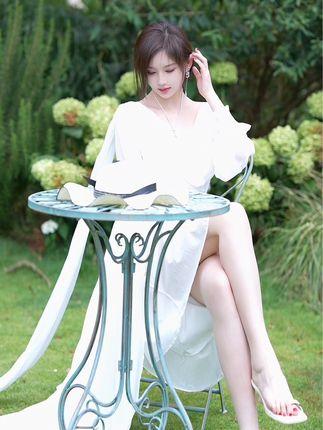 性感女神降临人间Carol周妍希白丝吊袜写照,性感装扮大公开 性感女神降临人间Carol周妍希白丝吊袜写照,性感装扮大公开