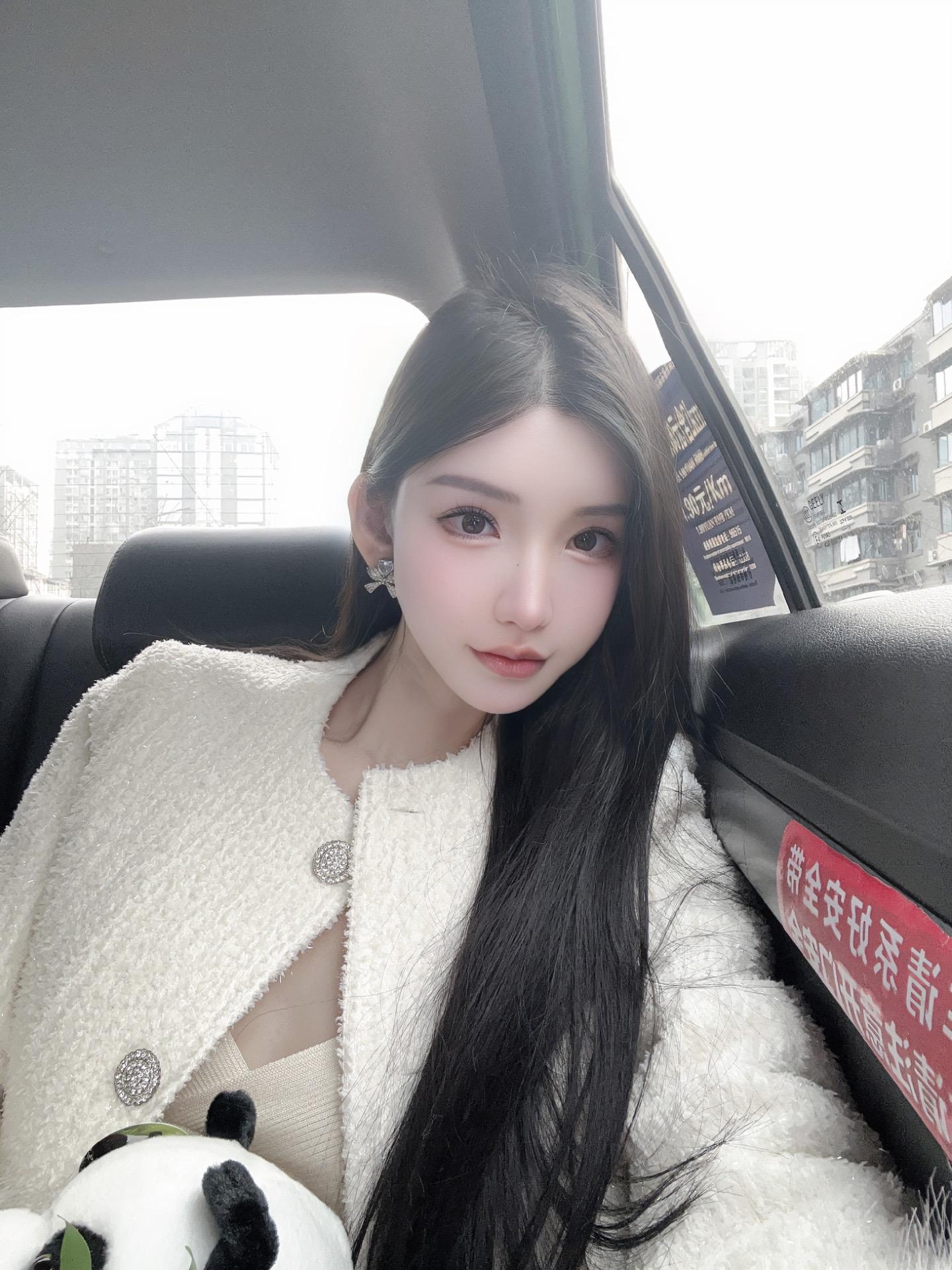 秀人极品网红『周于希』顶级剧情新作,真空黑丝调教写真 秀人极品网红『周于希』顶级剧情新作,真空黑丝调教写真