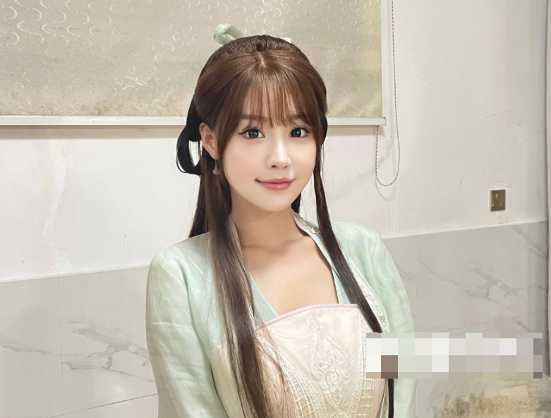 中国风味模特朱可儿Flora火辣身材与开放大胆的写真照片