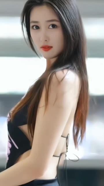 秀人网热门模特！是小逗逗写真作品与日常生活全曝光