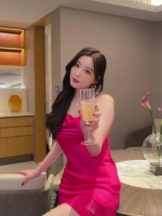 杨晨晨尤物写真套图，尽显尤物魅力让人陶醉