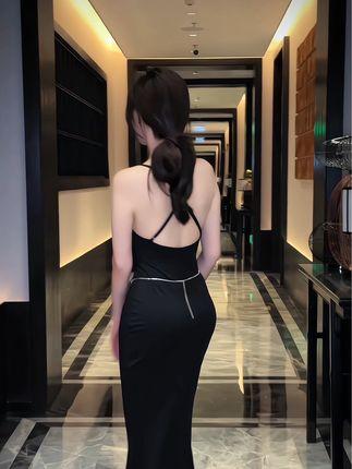 尤蜜荟性感女神周妍希紫色连衣裙搭配黑丝系列户外写真,让你目不转睛 尤蜜荟性感女神周妍希紫色连衣裙搭配黑丝系列户外写真,让你目不转睛