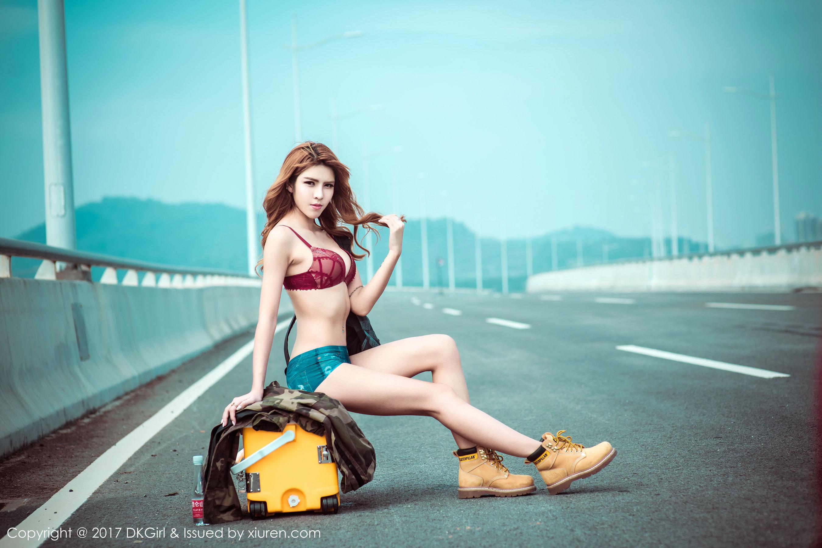 蔡乐儿《美胸美腿，修长丝足》 [御女郎DKGirl] VOL.018