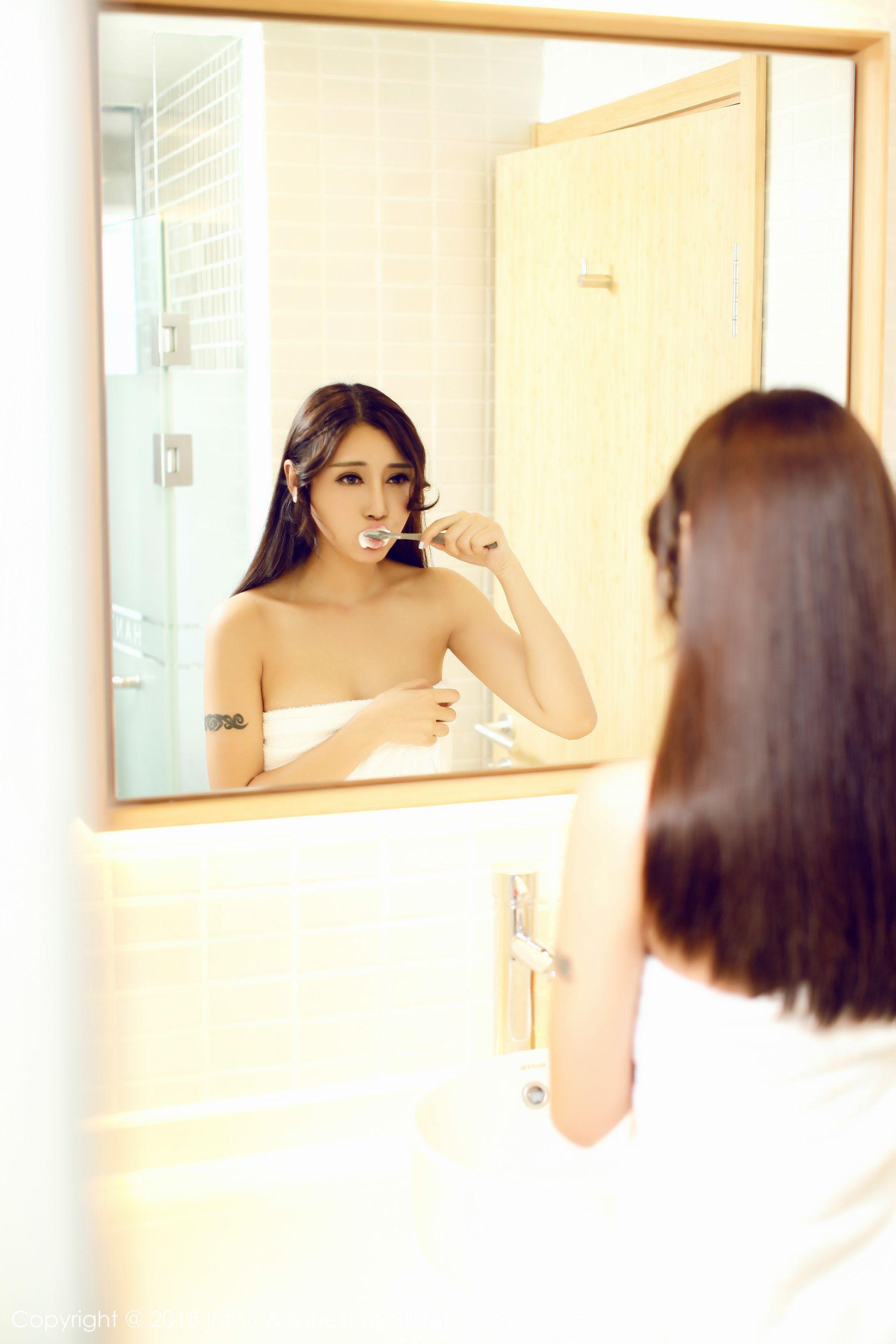 樂樂Mango《浴巾裹胸+丁字裤》 [爱蜜社IMiss] Vol.009