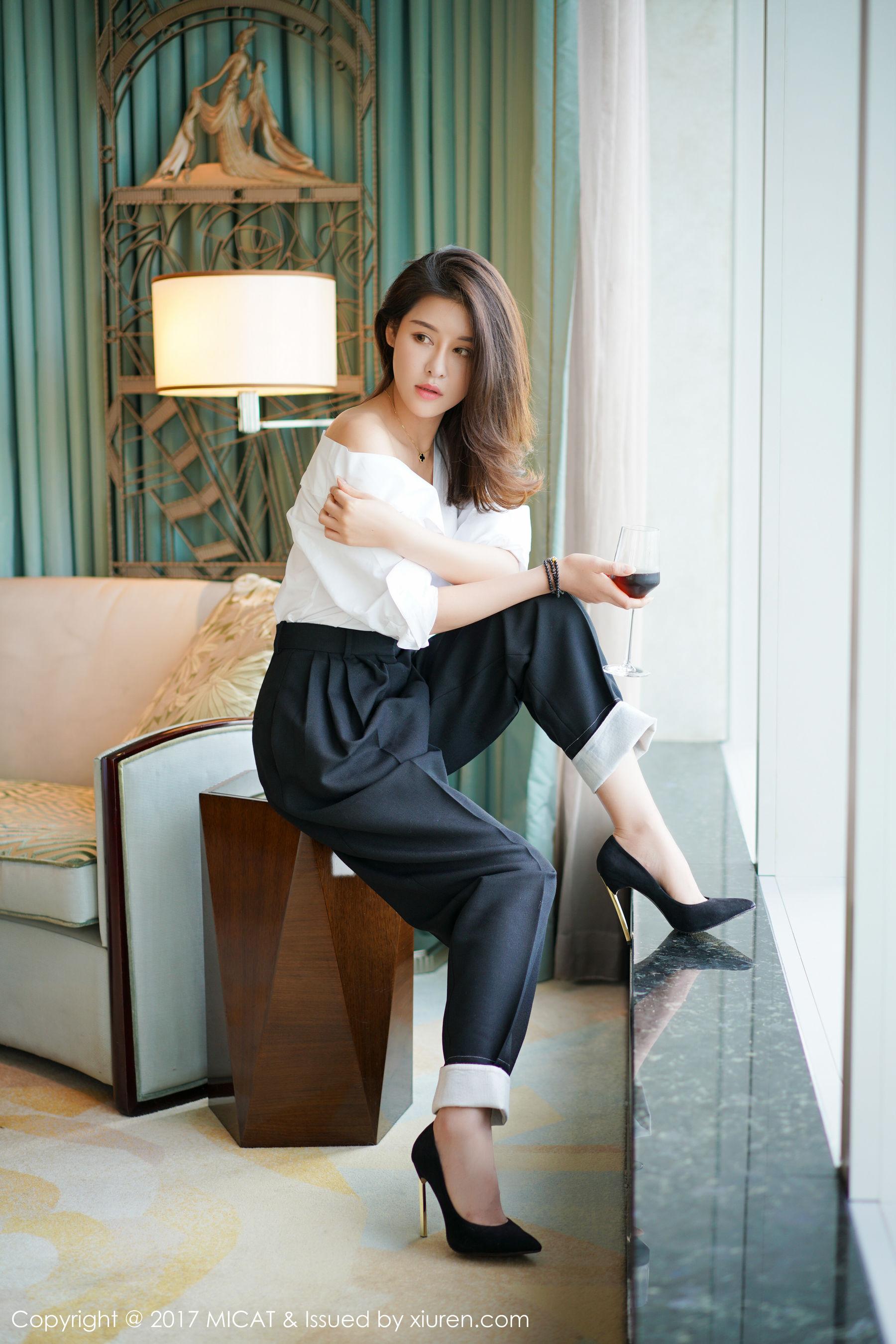 叶佳颐《美腿+浴室系列》 [猫萌榜MICAT] Vol.030