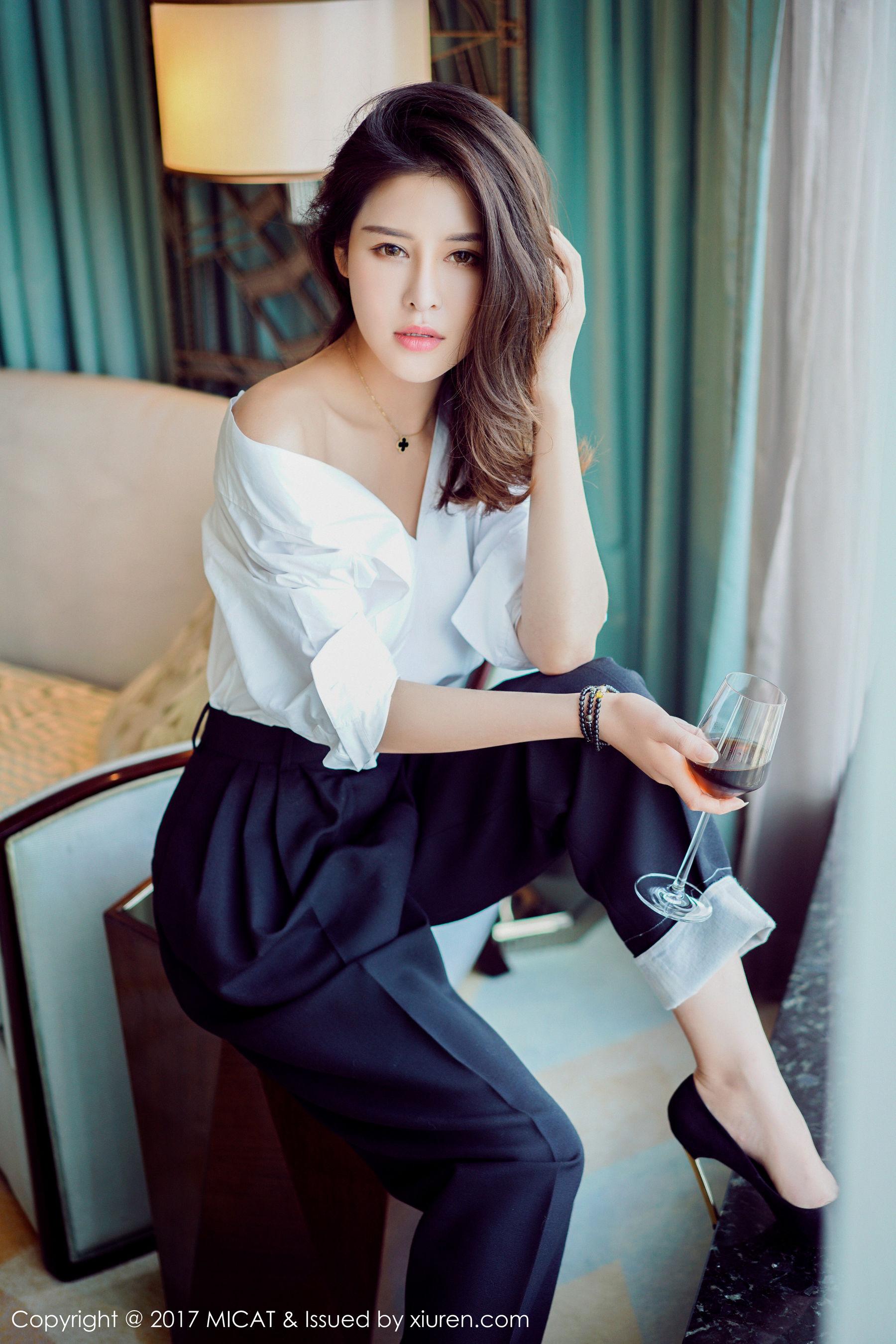 叶佳颐《美腿+浴室系列》 [猫萌榜MICAT] Vol.030