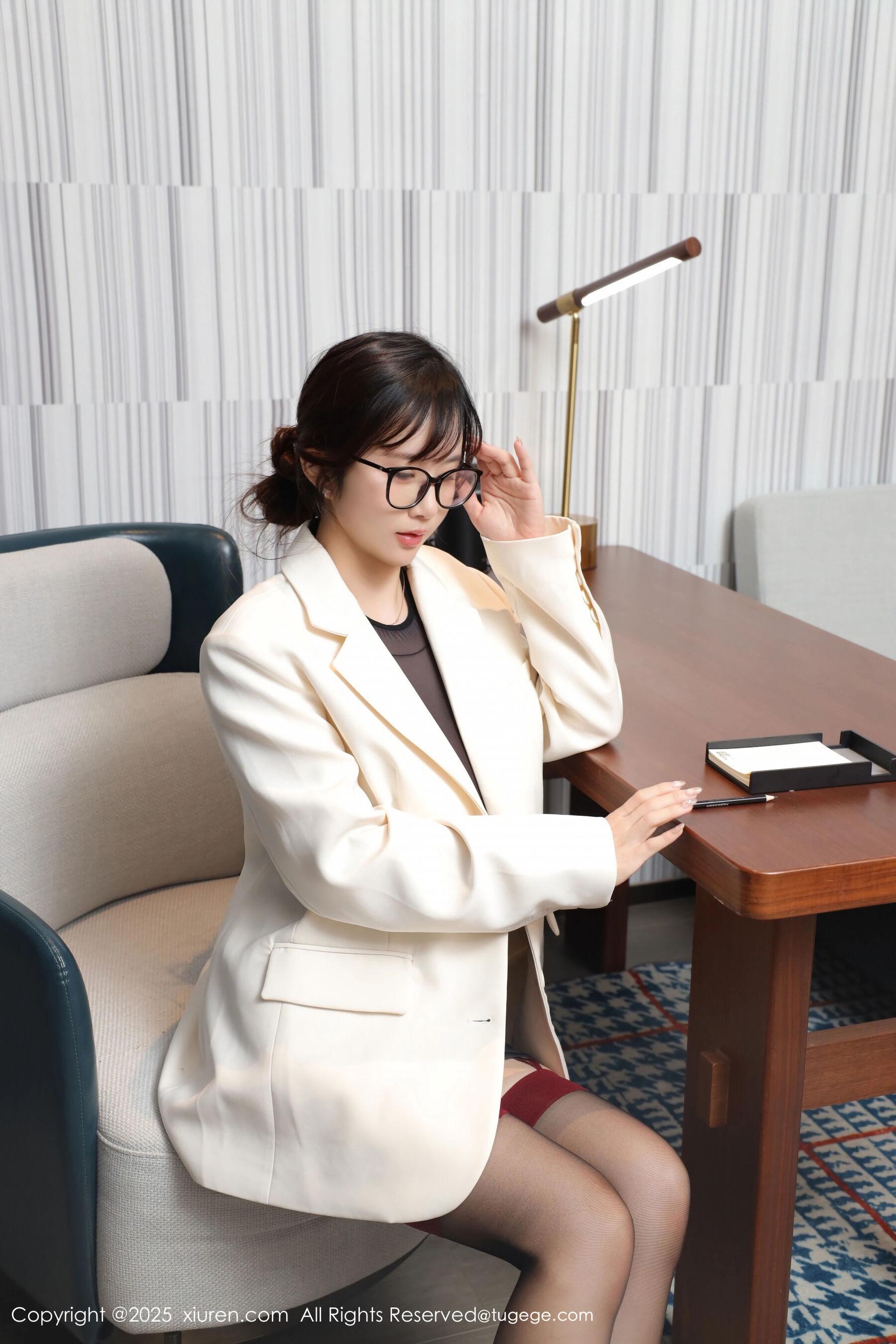 [XiuRen秀人网] 小肉肉咪 No.10805