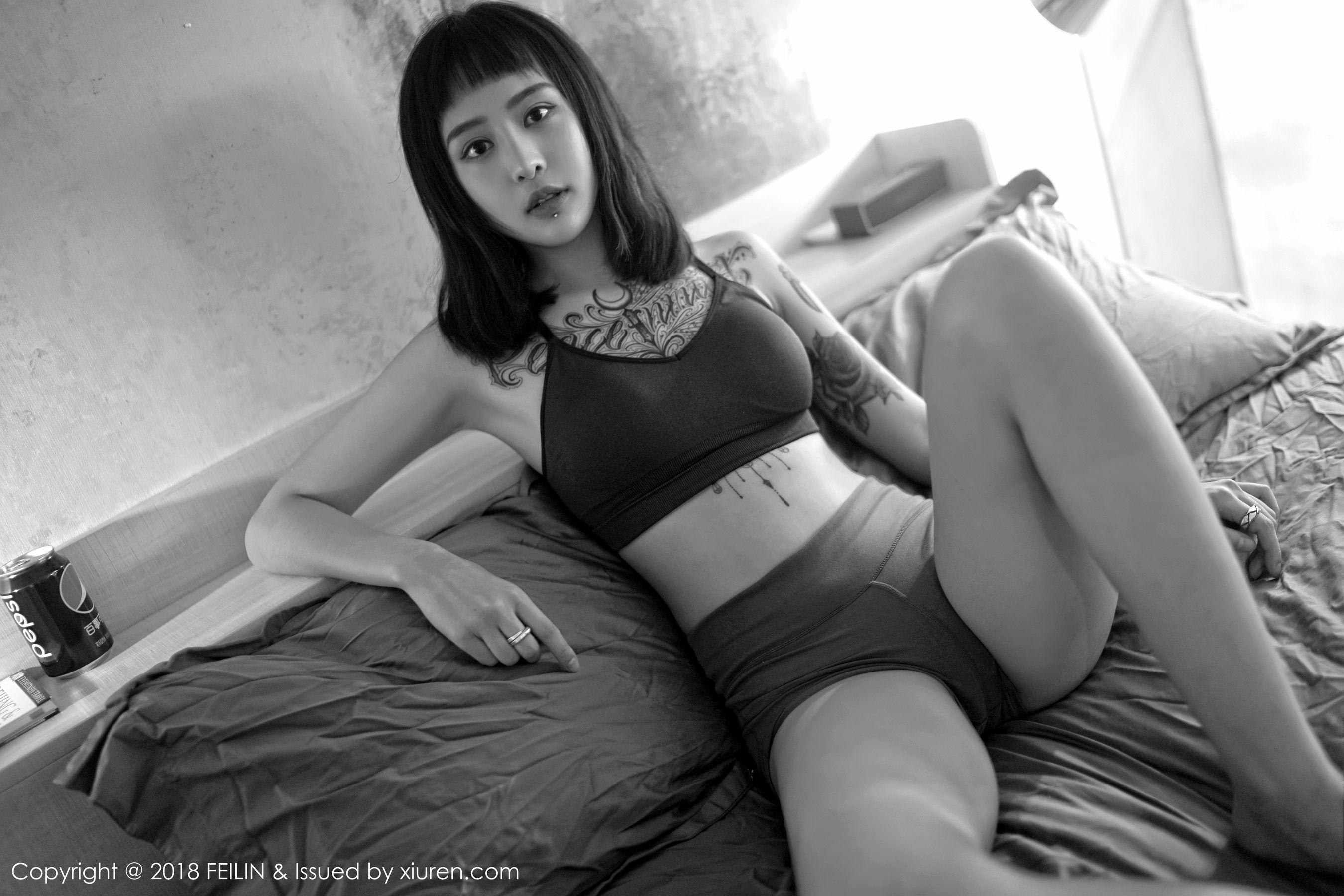 赵艺璇《香烟、纹身、黑白风格照片》 [嗲囡囡FEILIN] VOL.129