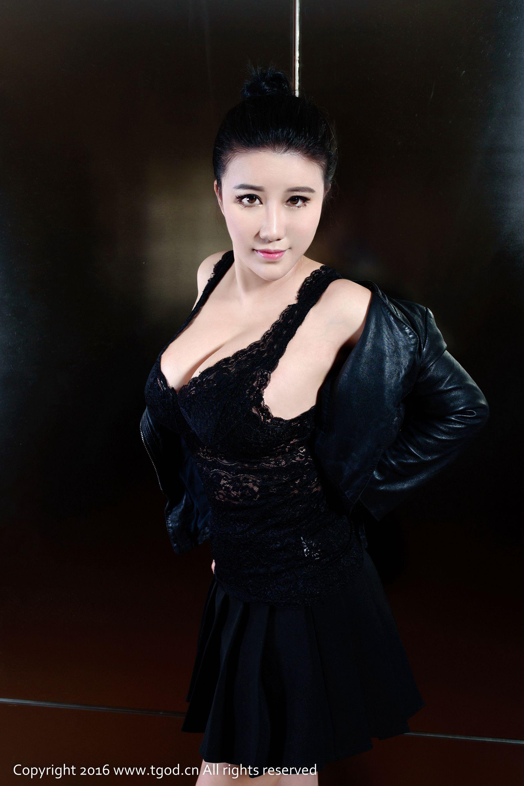 小紫藤《热辣焚身不自主》 [推女神/御女郎]