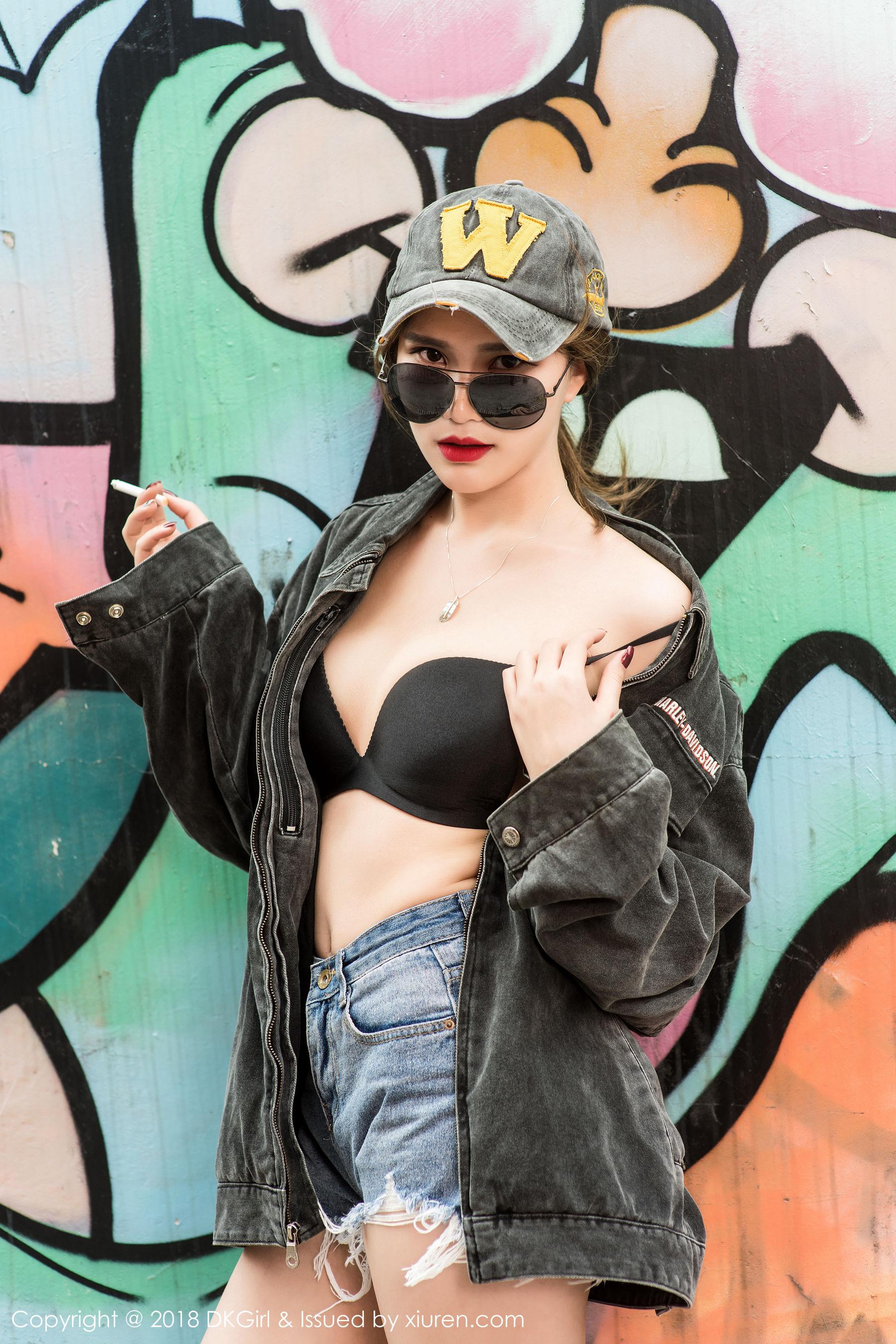 Ting婷婷《美乳美臀美腿魅力诱惑》 [御女郎DKGirl] Vol.062