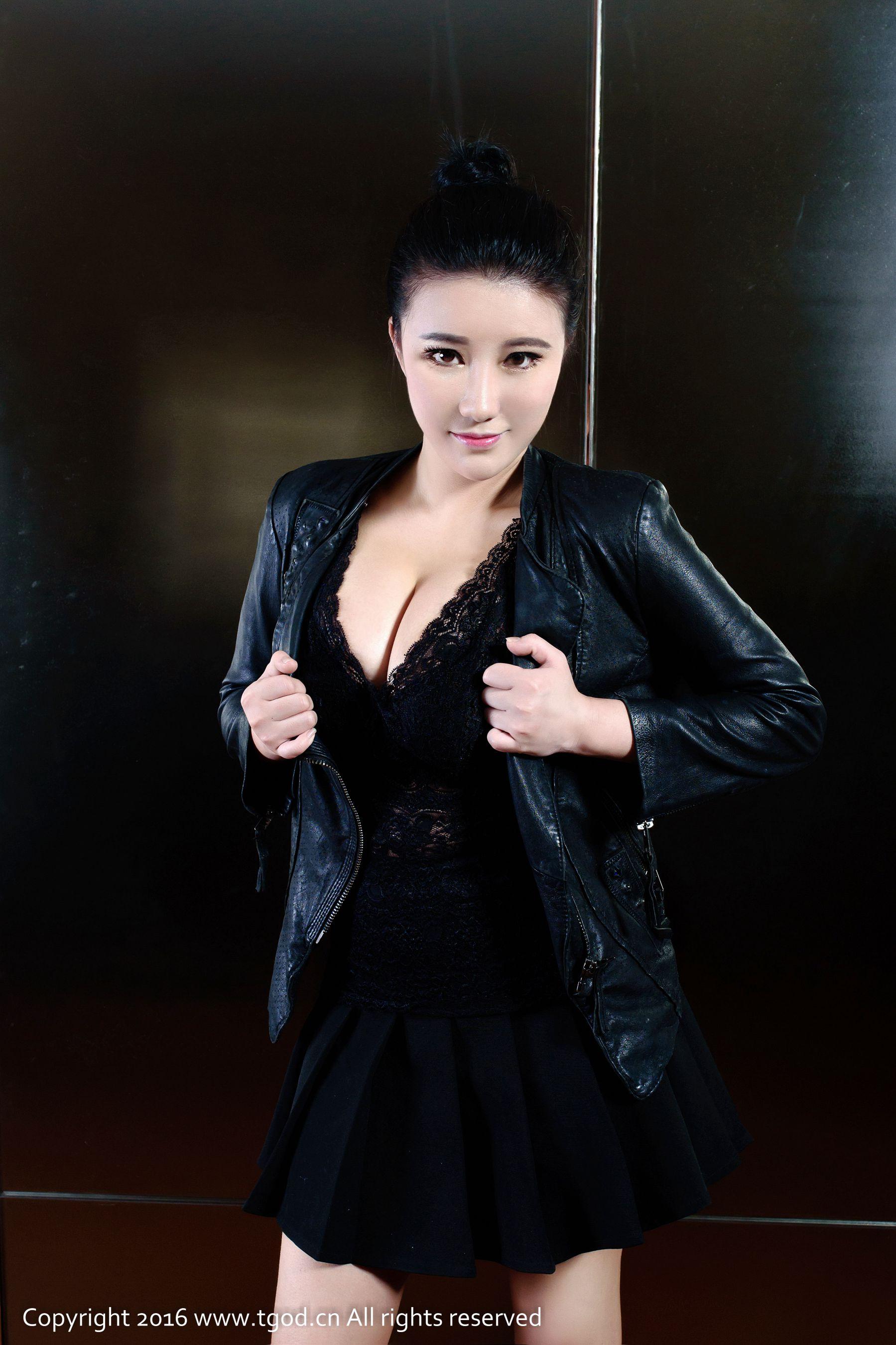 小紫藤《热辣焚身不自主》 [推女神/御女郎]