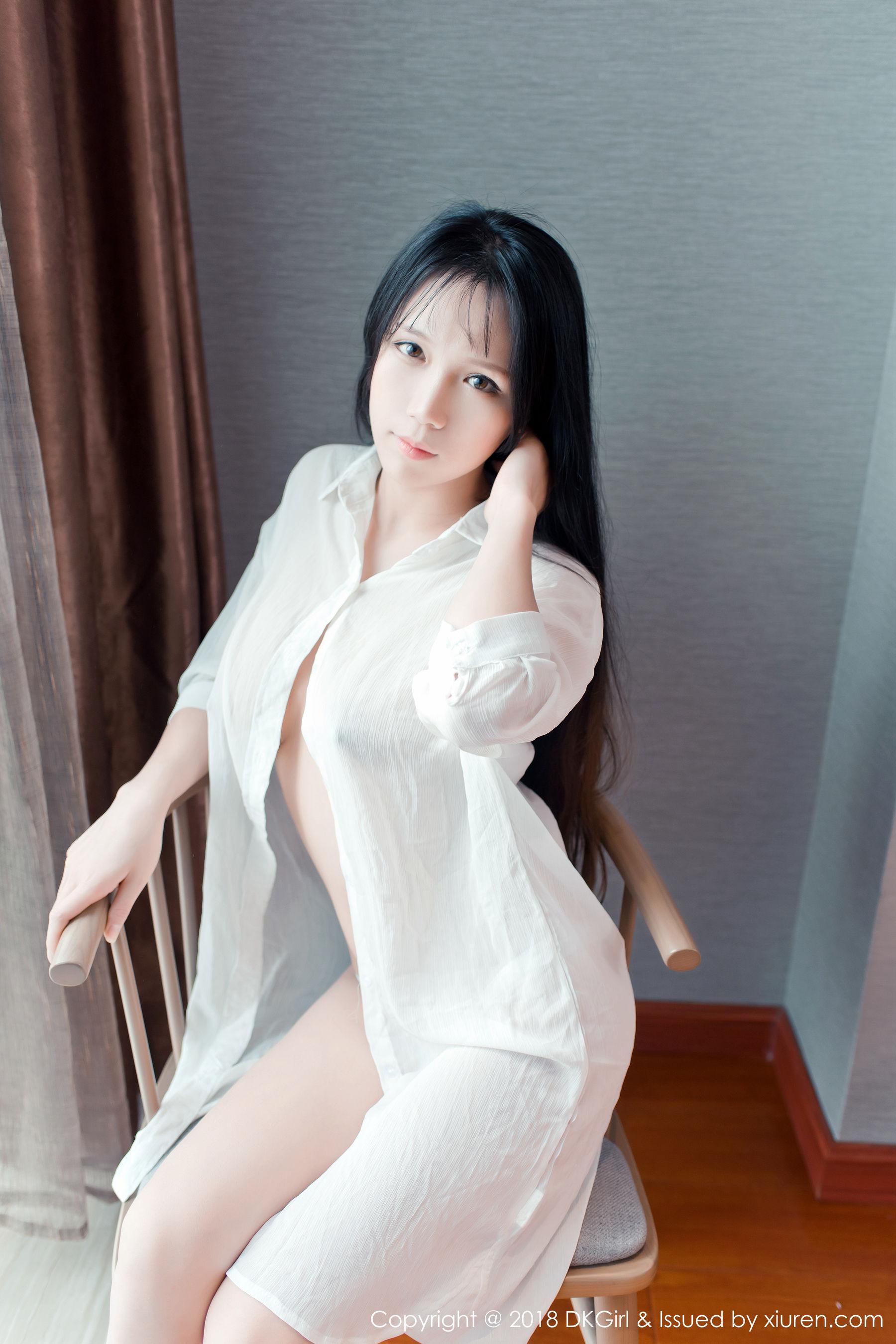 李可可《童颜巨乳，F乳真空演绎》 [御女郎DKGirl] Vol.070