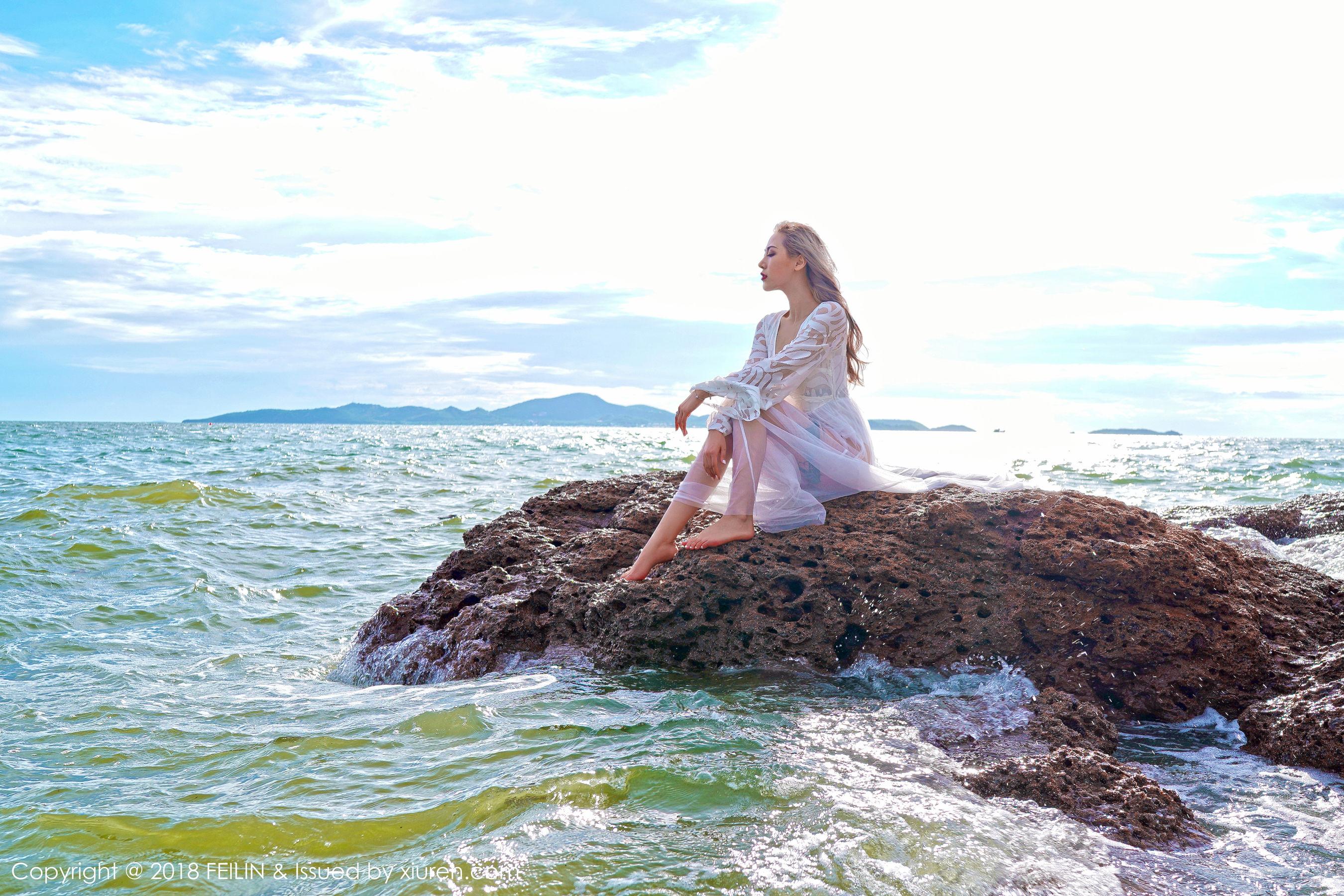 晗大大Via《比基尼湿身》 [嗲囡囡FEILIN] VOL.136