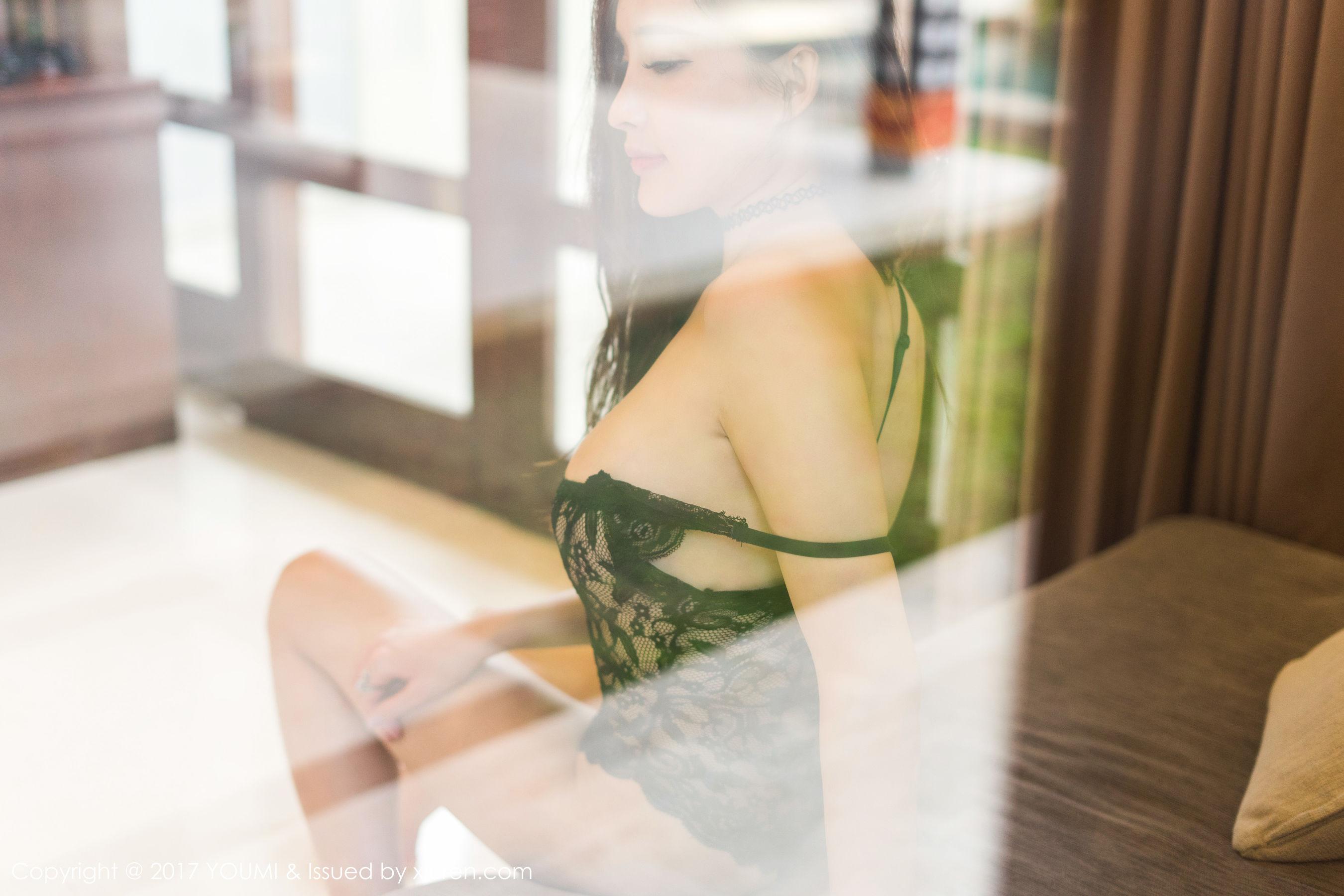 土肥圆矮挫穷《透视蕾丝+情趣内衣~》 [尤蜜荟YouMi] Vol.043