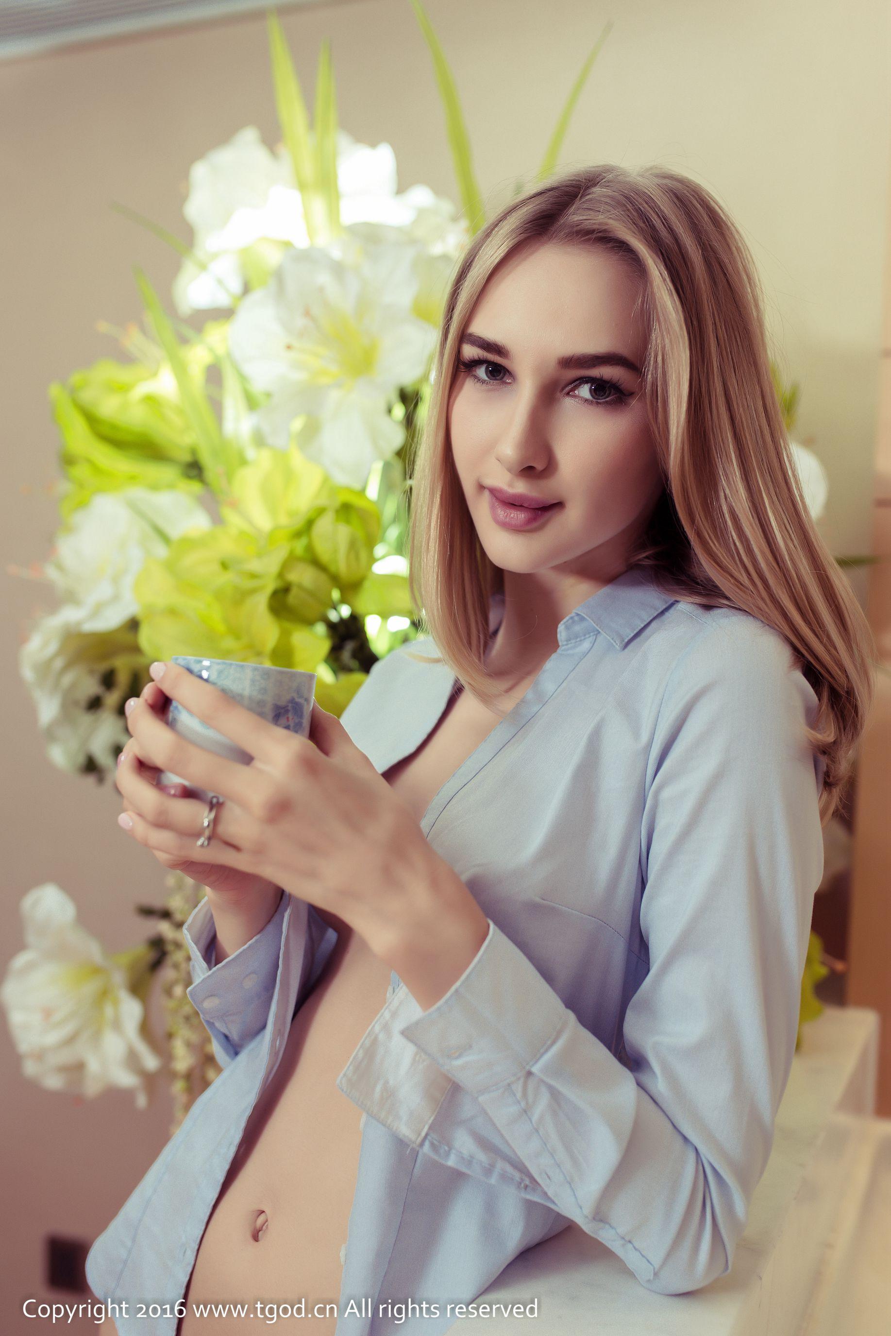 乌克兰美女Anna《诱人的金发美女》 [推女神/御女郎]