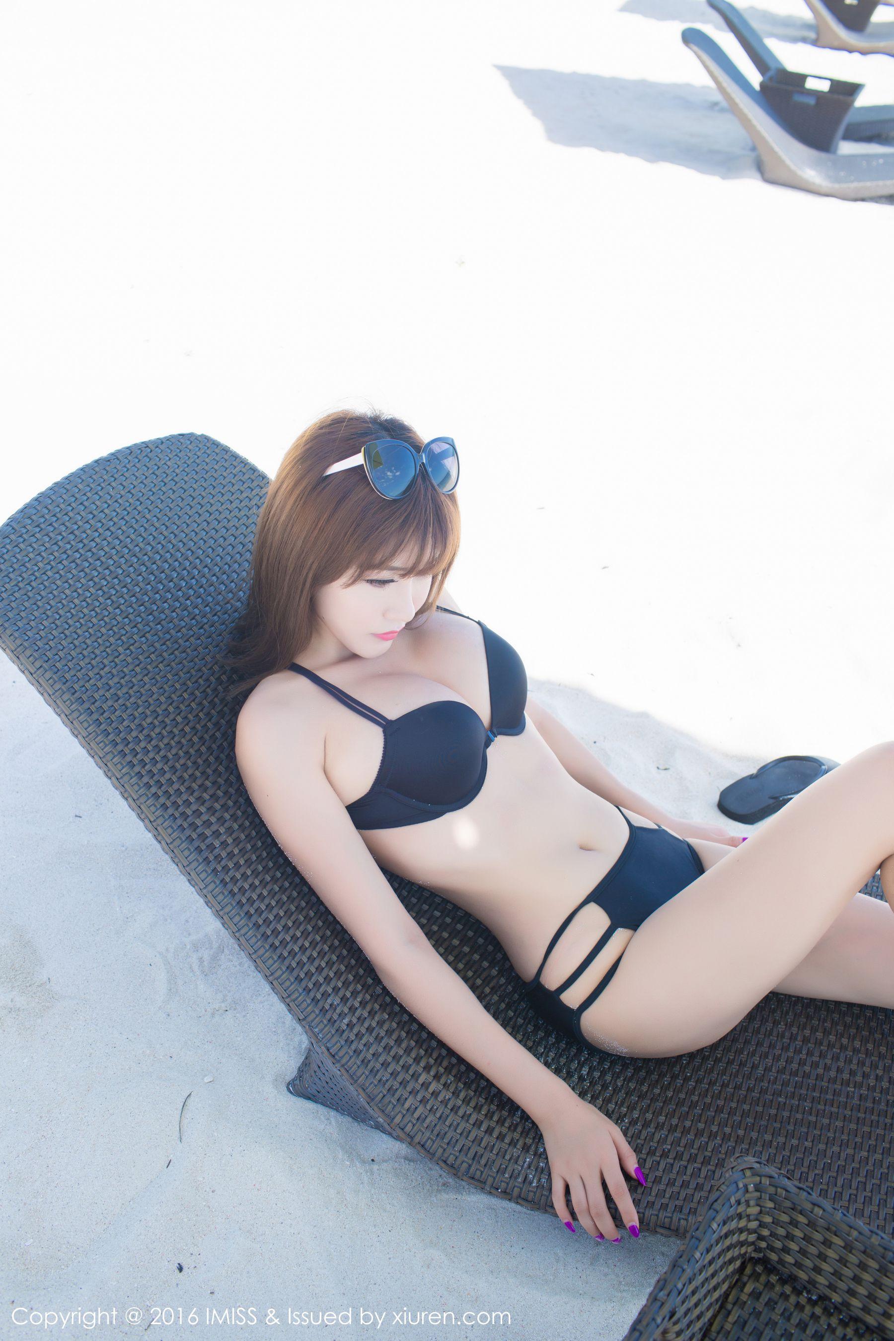 程小烦不烦《性感比基尼+蕾丝马甲内衣》 [爱蜜社IMiss] Vol.059